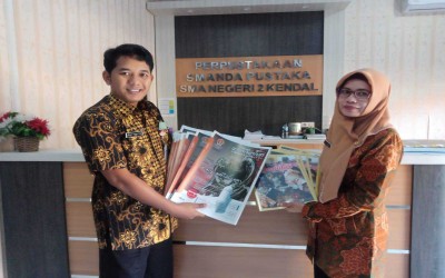 Penyerahan koran dan majalah aksara Jawa dari Dinas Kebudayaan (Kundha Kabudayan) Prov. Yogyakarta